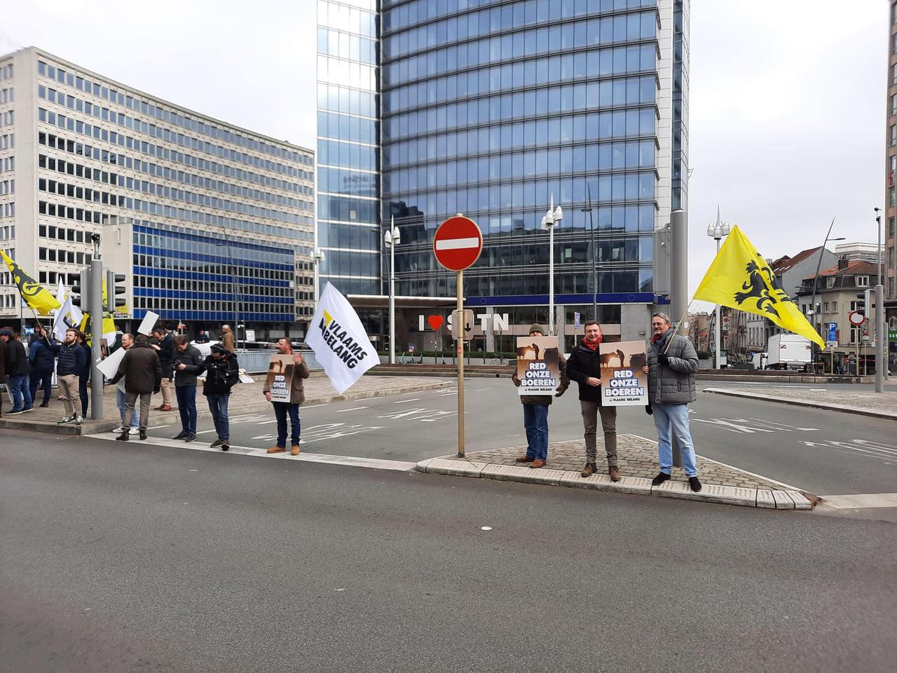 Vlaams Belang steunt onze boeren! Geen boeren = geen eten!!!