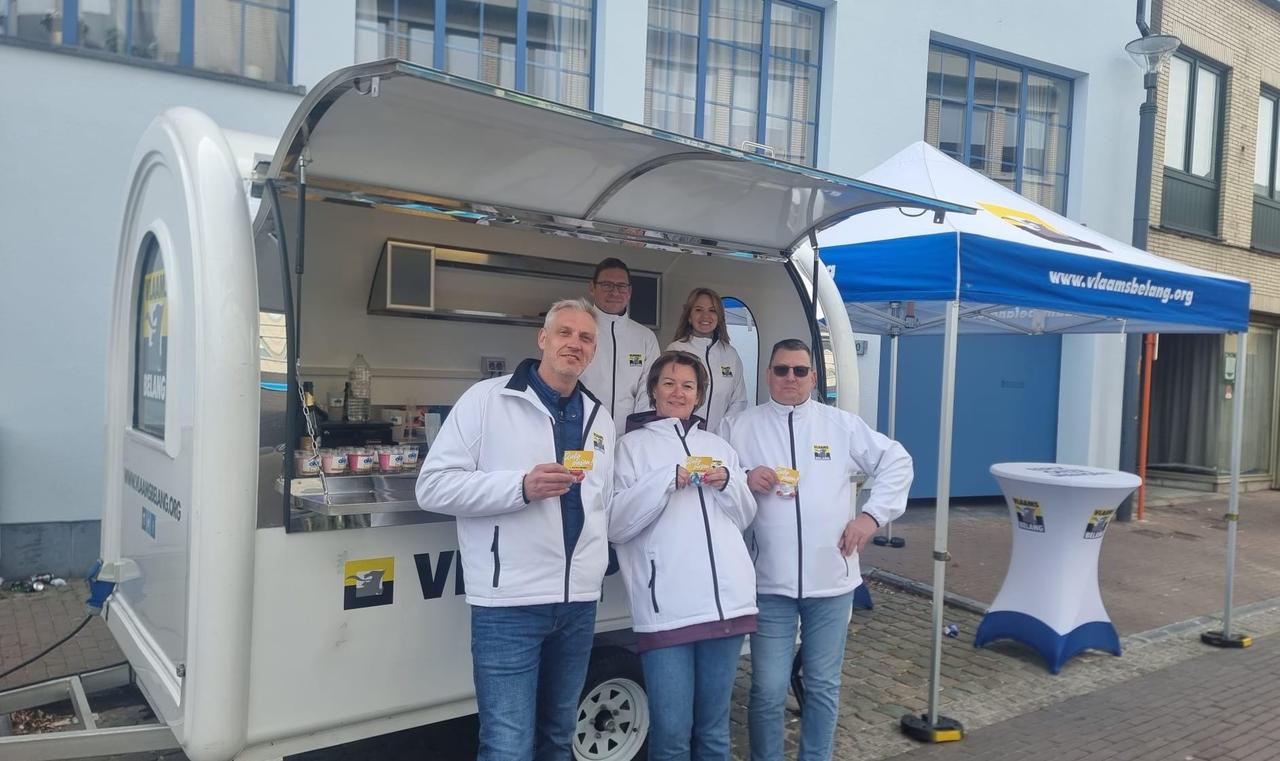 Vlaams Belang Zele zet Paastraditie in de kijker op Lentejaarmarkt