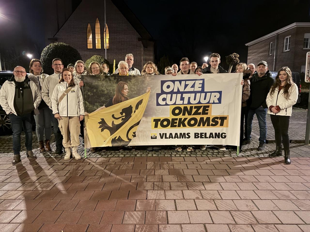 Vlaams Belang protesteert tegen ramadanverlichting in Zele, burgemeester vaardigt samenscholingsverbod uit.