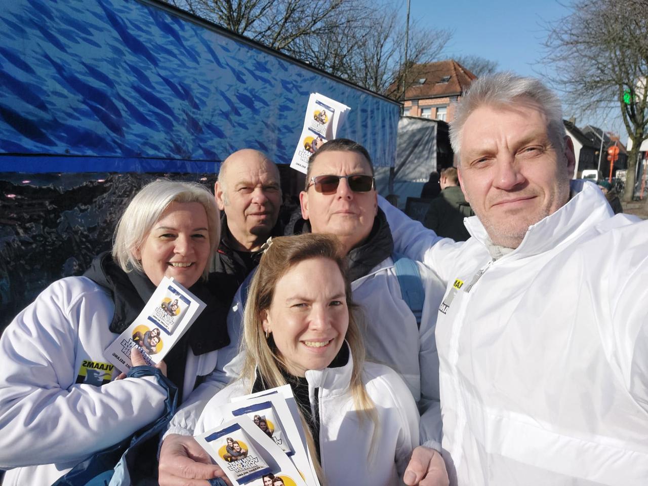 18/02/2025 - Vlaams Belang Zele toont hart voor onze mensen met Valentijnsactie