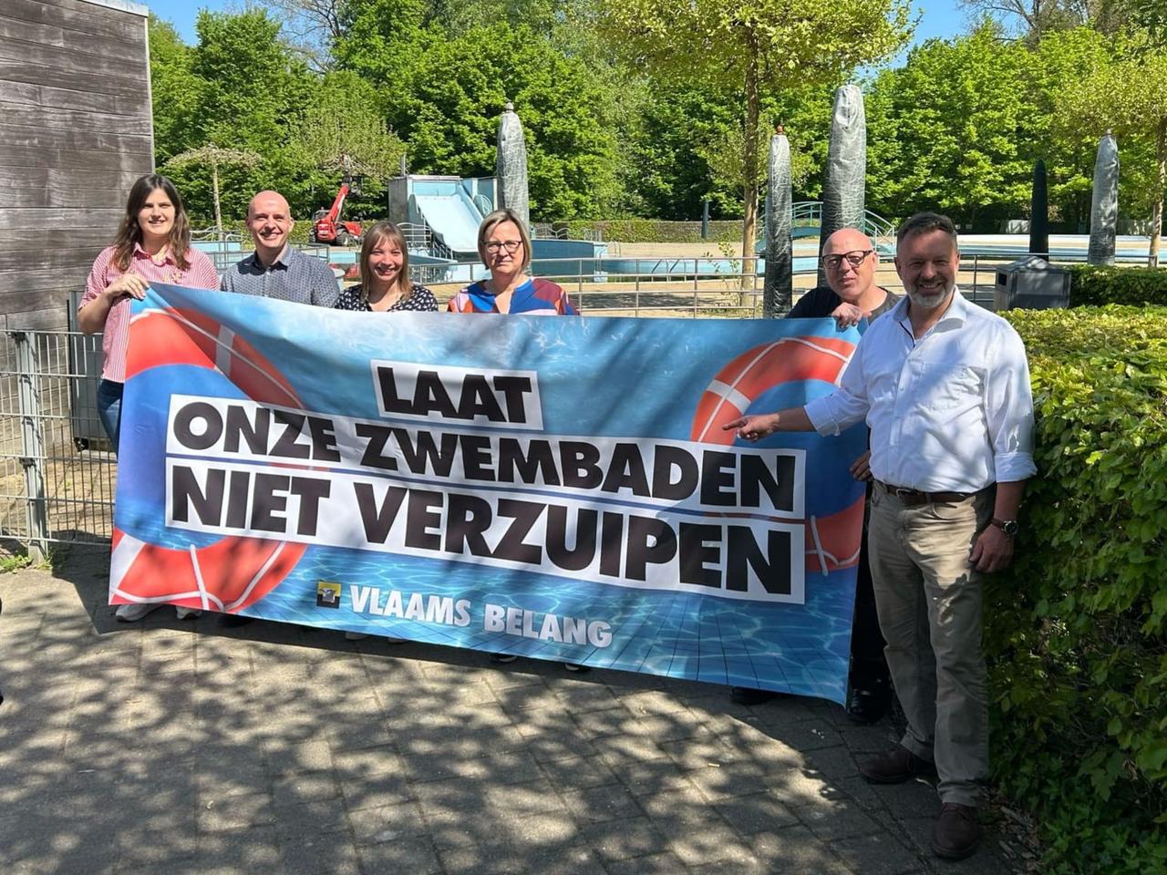 Persmededeling: Vlaams Belang klaagt zwembadbeleid Vlaams-Brabant aan met spandoekactie
