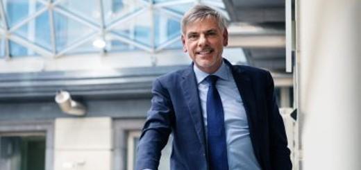 Filip Dewinter aangevallen bij boekvoorstelling in Leuven