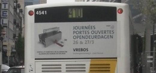 Tweetalige reclame op bussen en trams vormt geen probleem voor minister Lydia Peeters: “Ongehoord!”