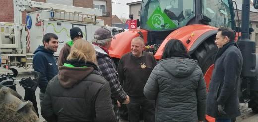 “Red onze boeren!” 