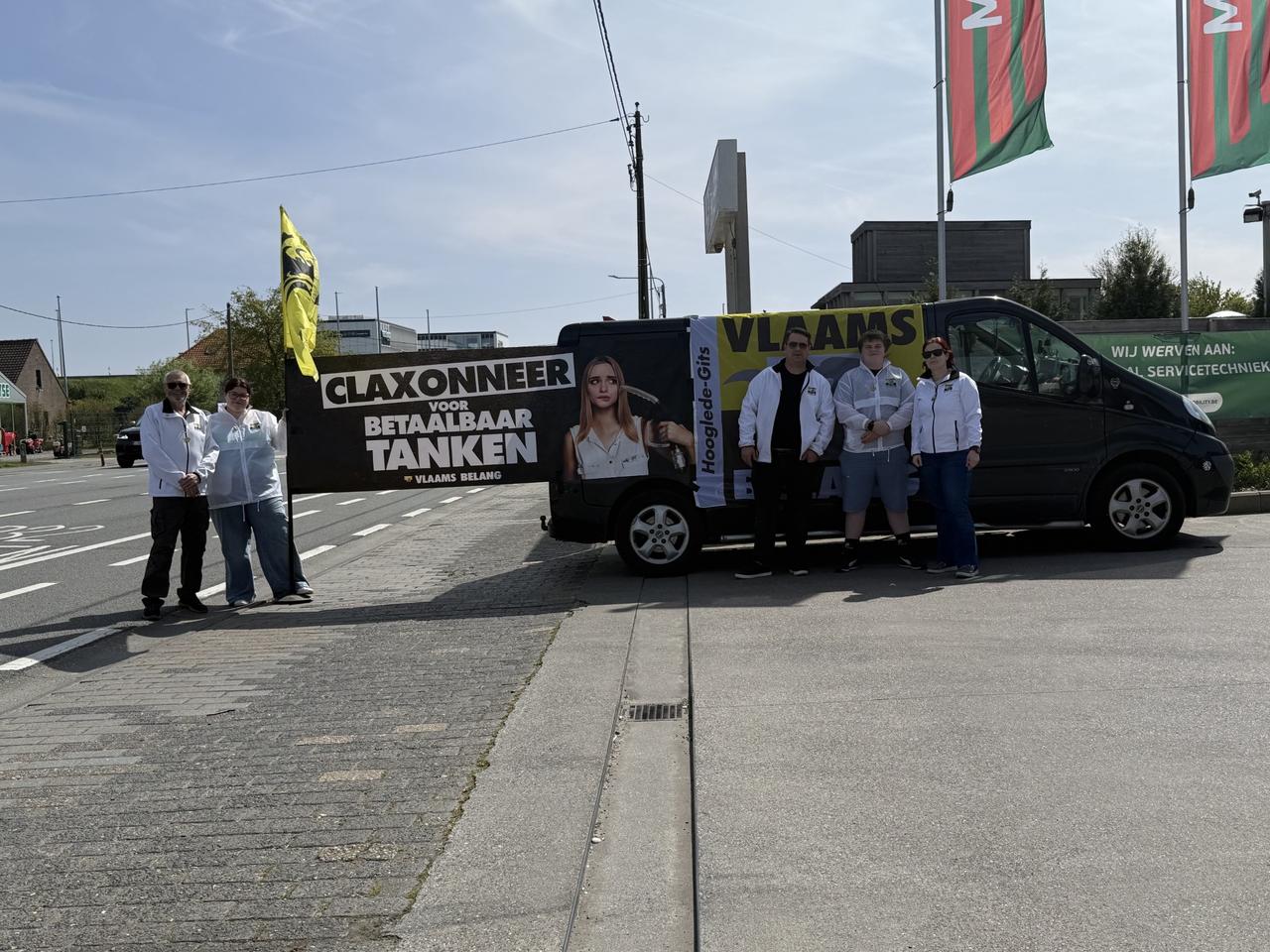 Vlaams Belang Hooglede-Gits houdt claxonneeractie tegen hoog blijvende energieprijzen