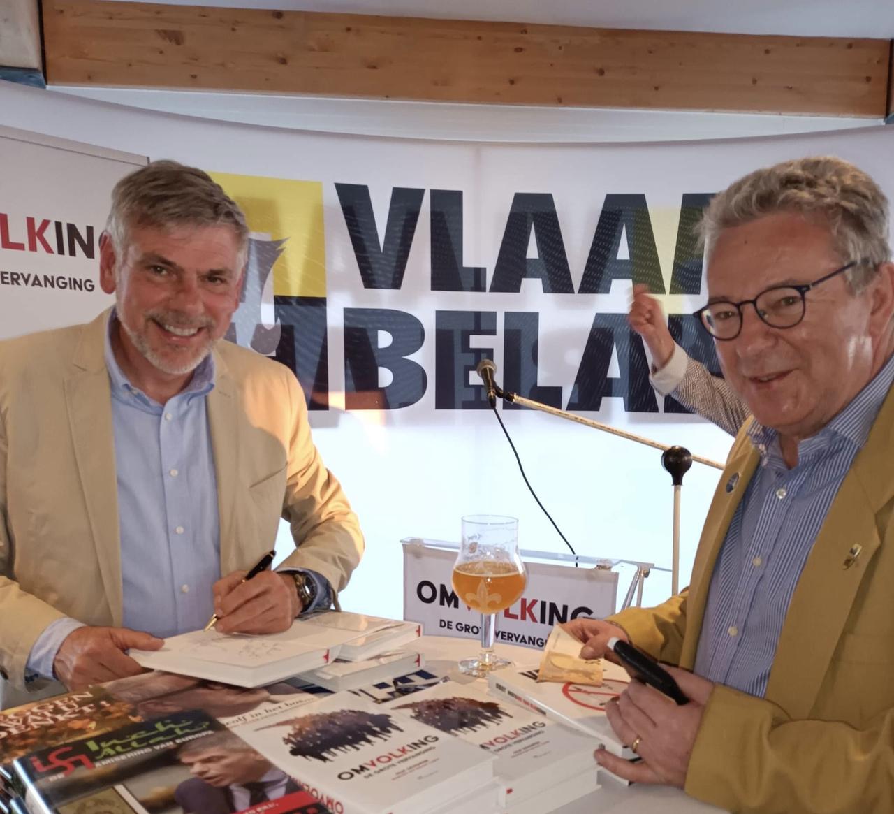 Filip Dewinter in Nieuwpoort. Voorstelling van zijn boek Omvolking.