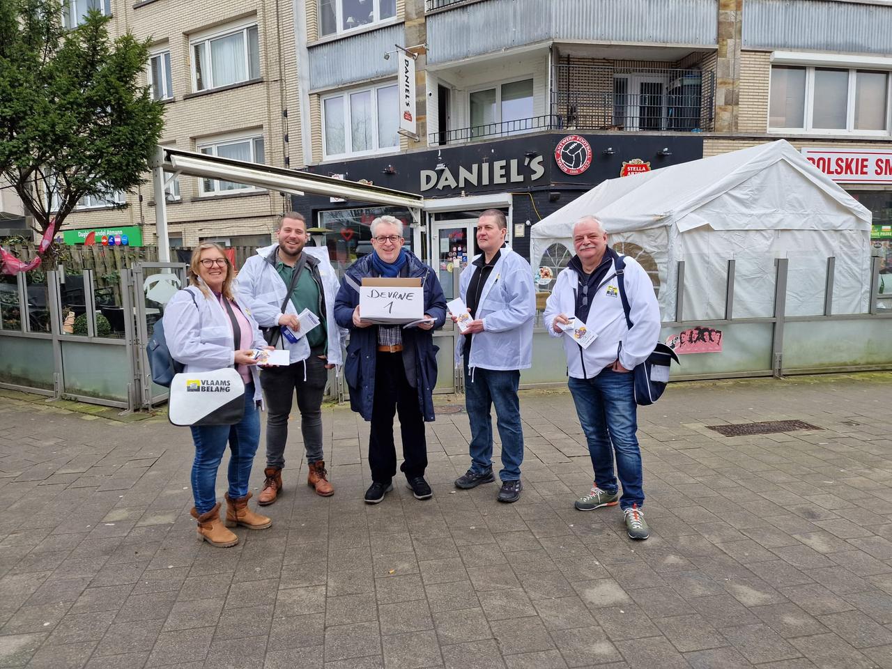 Vlaams Belang Deurne toont hart voor onze mensen met Valentijnsactie