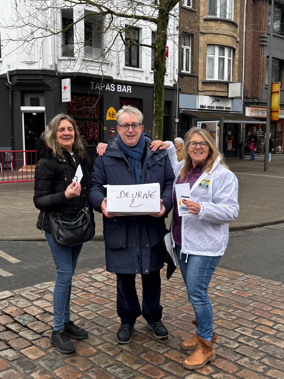 Vlaams Belang Deurne toont hart voor onze mensen met een week  van Valentijnsacties