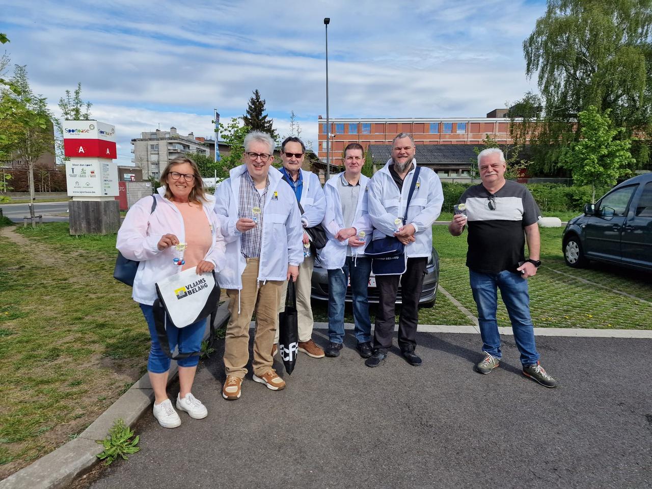 Paascampagne Vlaams Belang Deurne  was een enorm succes!!