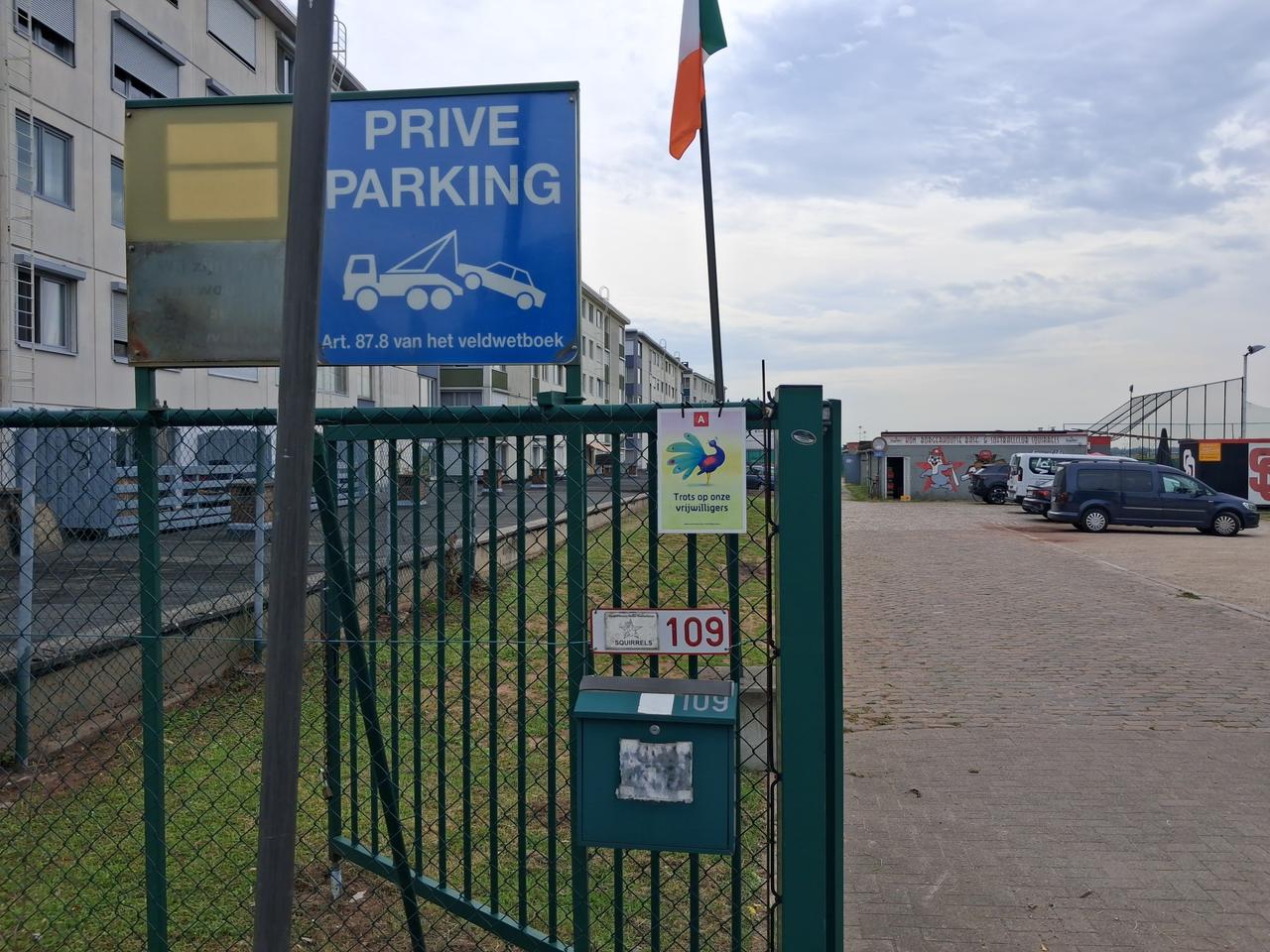 Kasseiwegje aan de sportvelden aan de Vosstraat
