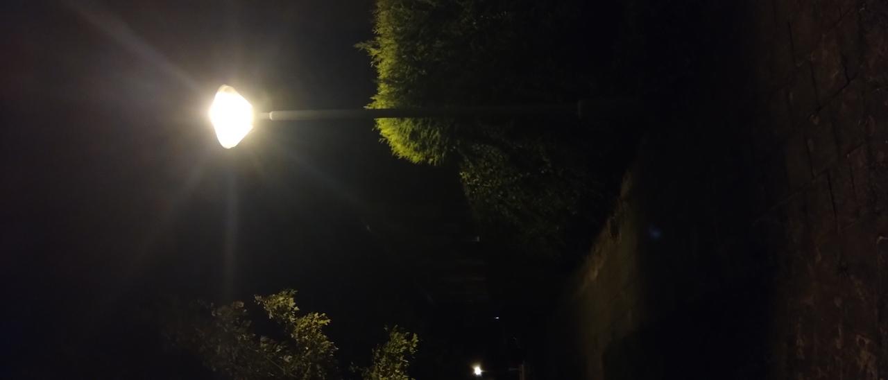 De straatverlichting moet 's nachts opnieuw aan