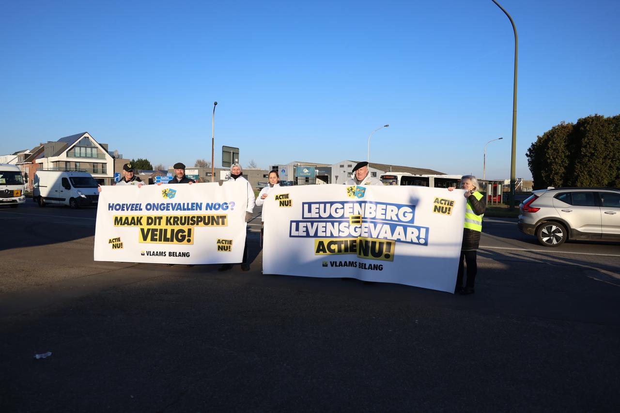 Vlaams Belang Ekeren voerde protestactie voor meer veiligheid: 'Leugenberg = levensgevaar. Actie nu!'