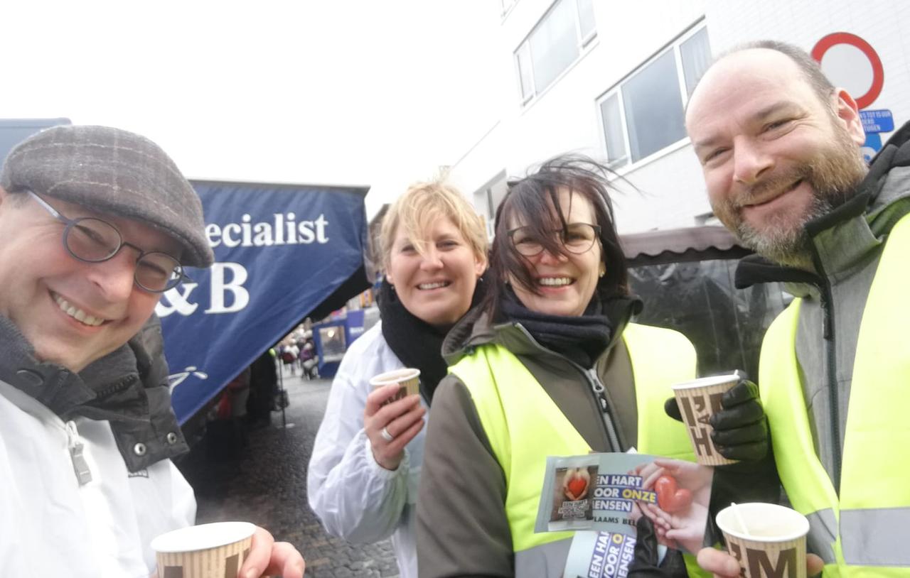 Sympathieke marktactie in guur winterweer