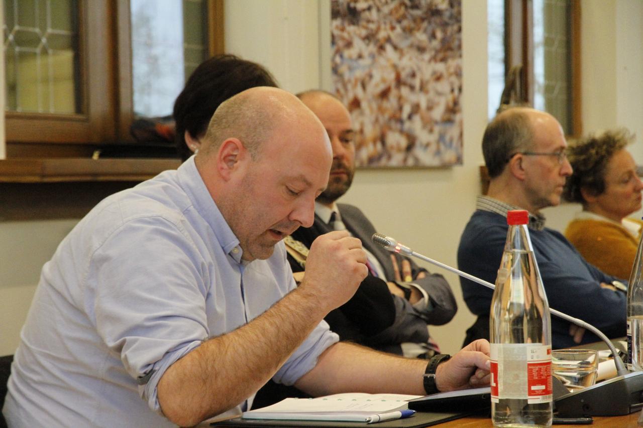 Hoek Moretuslei/Kloosterstraat moeilijk begaanbaar