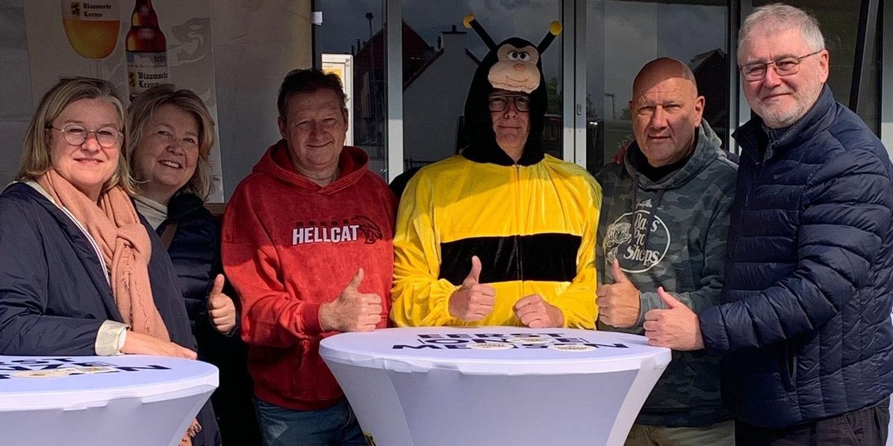 'Actie - Red de bijen' op de Pinkstermarkt.