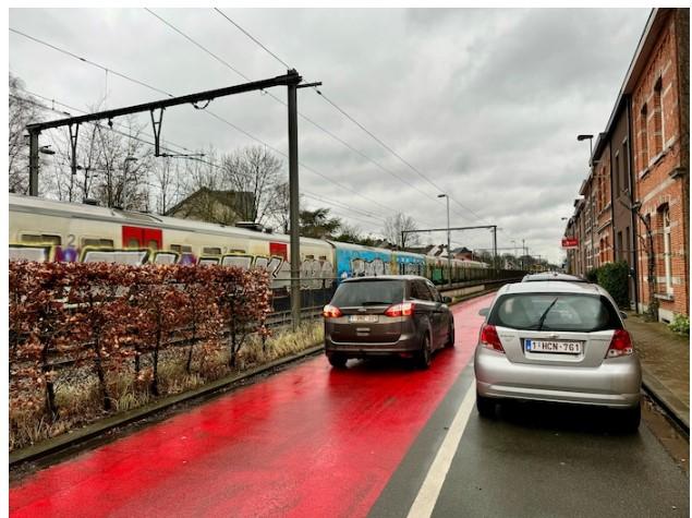 Blauwe schijf wordt verplicht op strook in straat aan station Kapellen, bewoners kunnen parkeerkaart krijgen