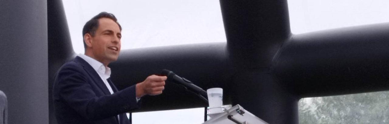 “Haal meer nettoloon uit het brutoloon” – Tom Van Grieken 