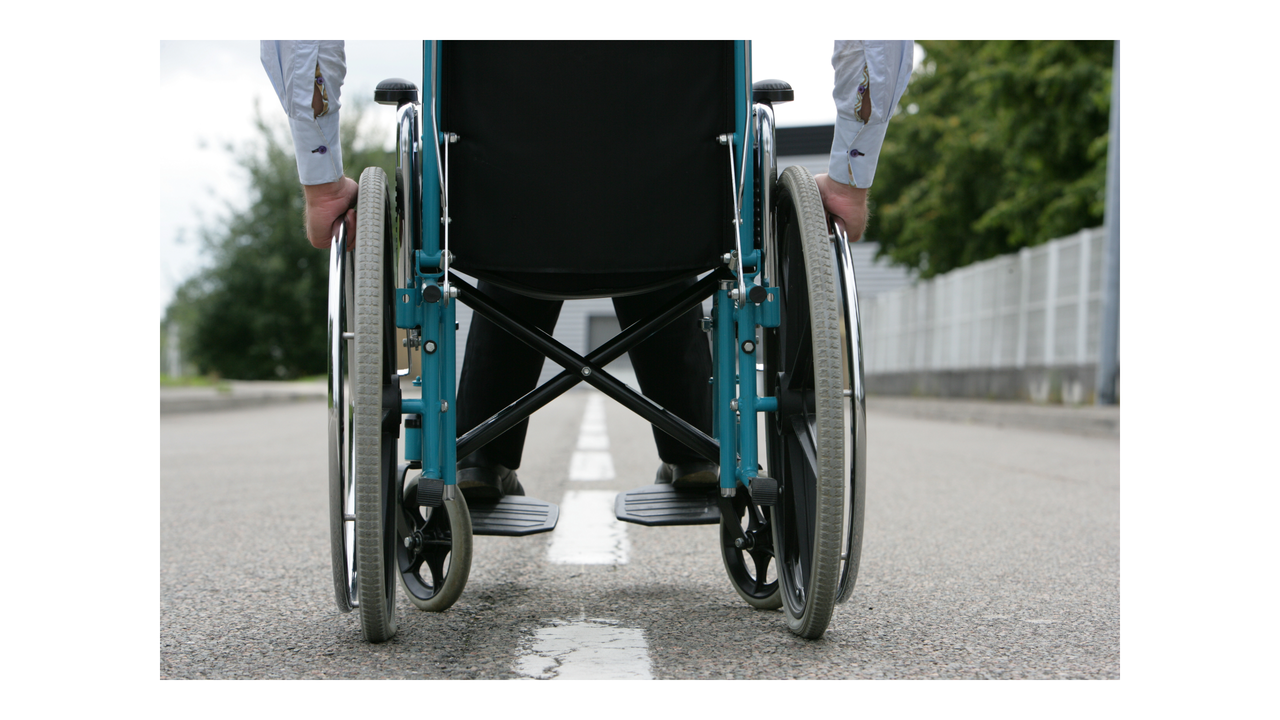 Rolstoeltoegankelijk maken van de bushalte aan de Netestraat