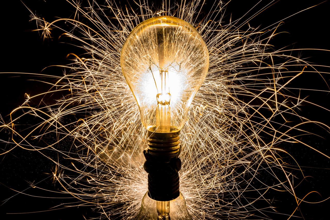 Stad als sociaal tussenpersoon voor overcapaciteit aan elektriciteit opgewekt door zonnepanelen? Lees het voorstel