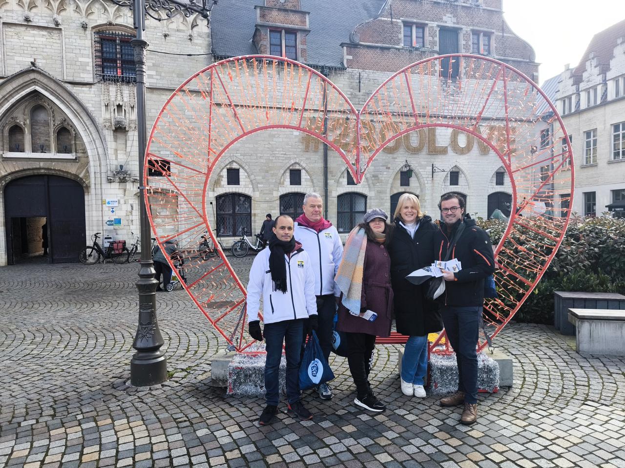 Vlaams Belang toont hart voor onze mensen met Valentijnsactie