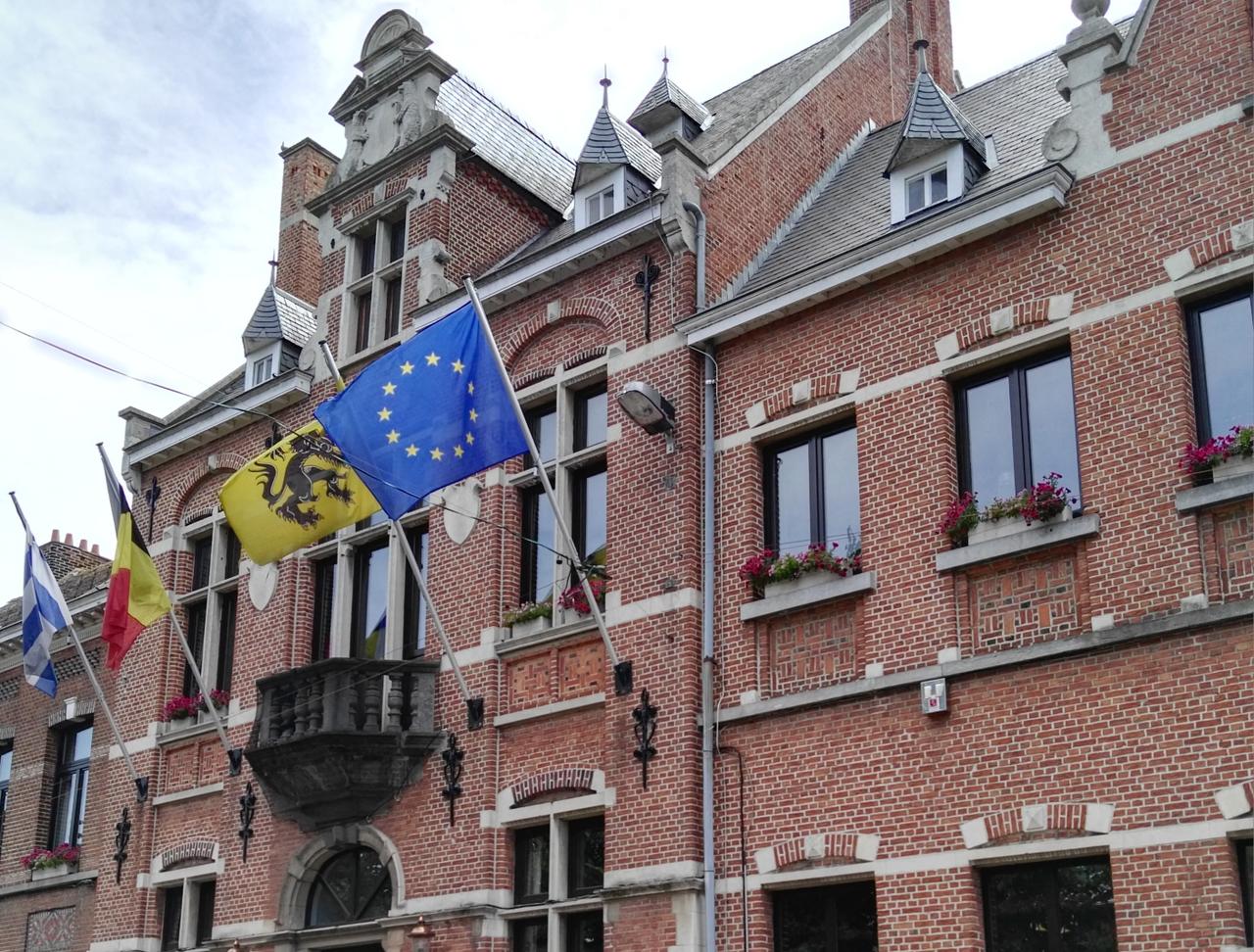 Worden de kaarten stilaan geschud … ?