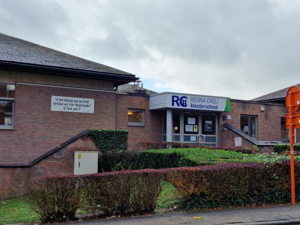 Vlaams Belang hekelt meertalig beleid Regina Caeli:  “Compleet fout signaal naar anderstaligen”