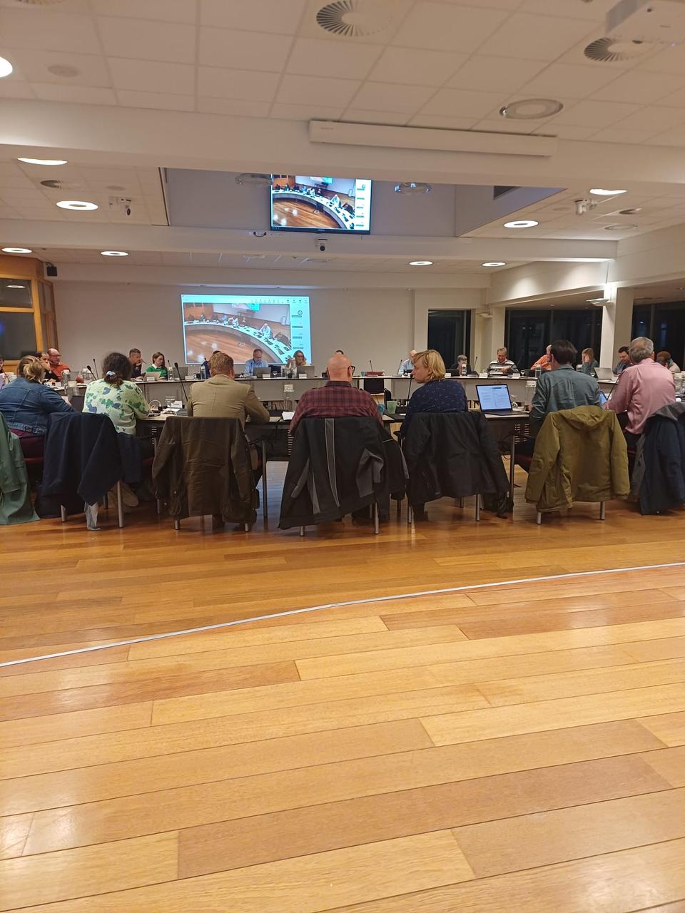 Mondelinge vragen over straatverlichting en huwelijken in Sint-Pieters-Leeuw